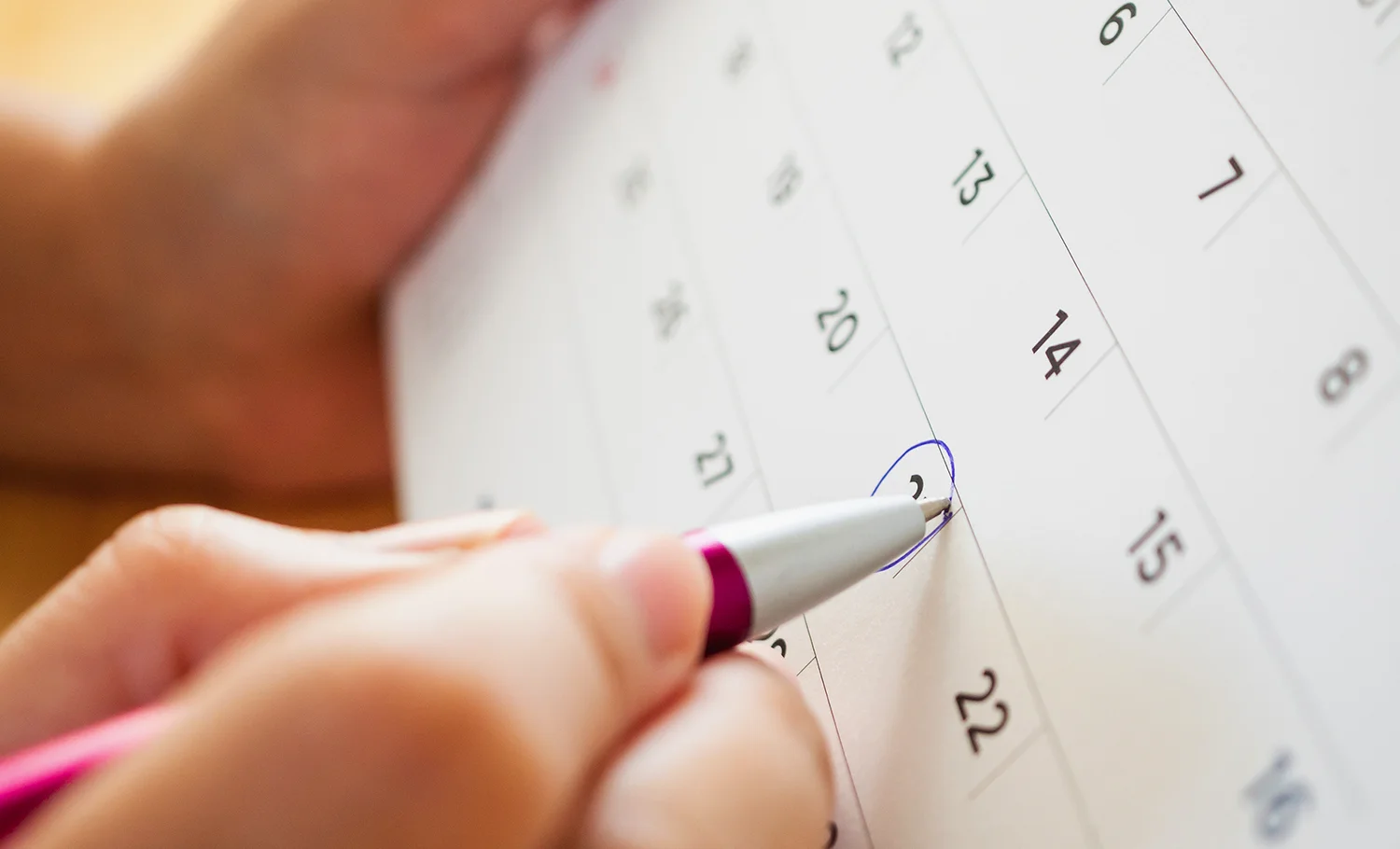 circling a date on a calendar